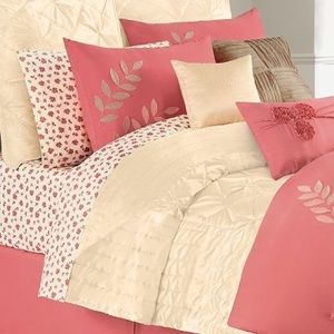 Daisy Fuentes Other King Coral Floral Comforter Set Poshmark
